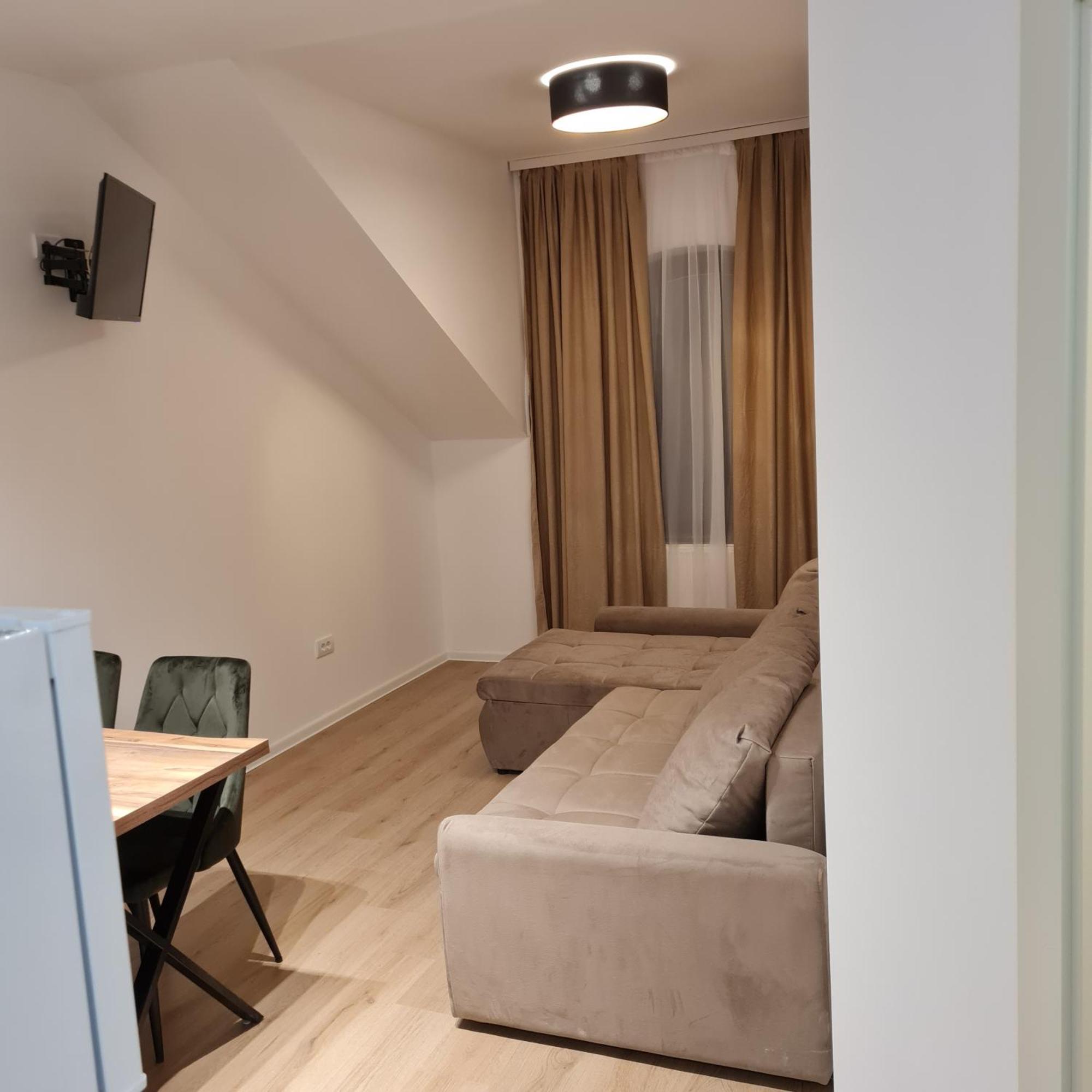 5 Free Parking * Novi Sad